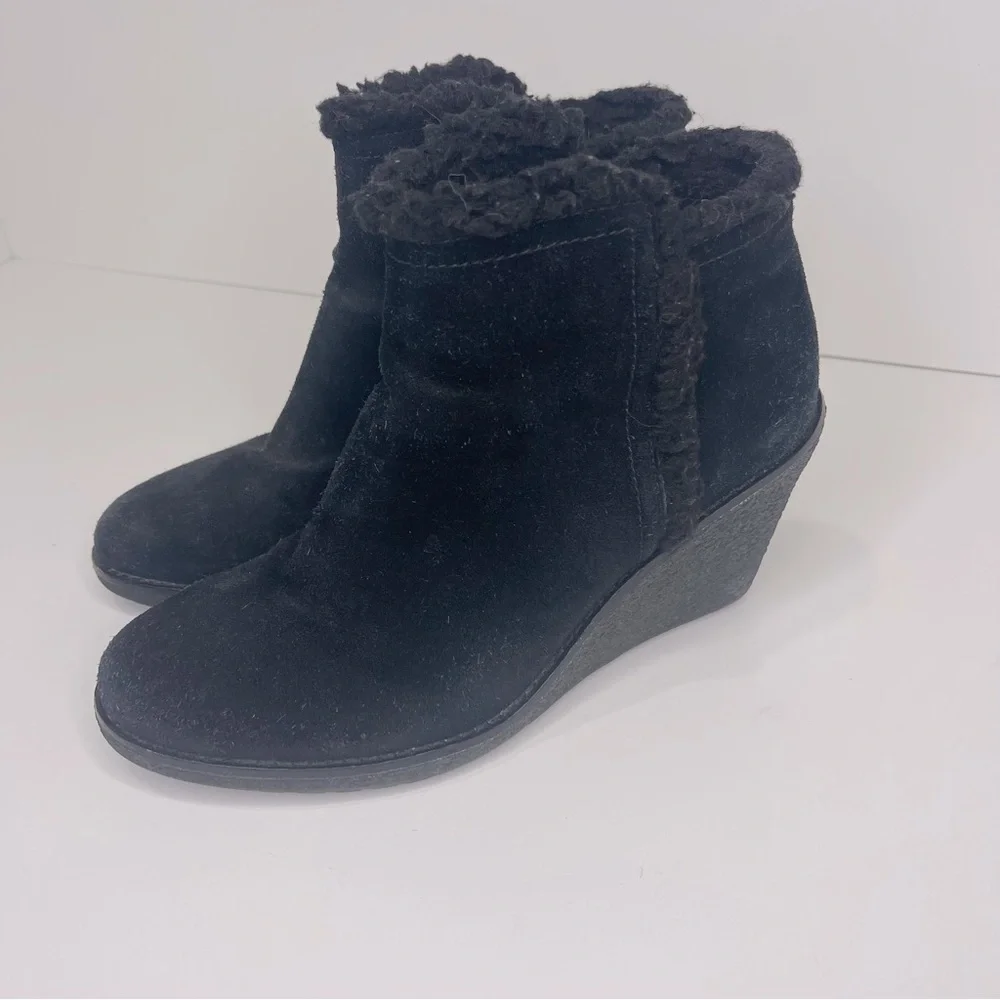 Cole Haan Women's‎ 8 Black Michelle Boots Waterproof Wedge Heel Suede Sherpa Zip